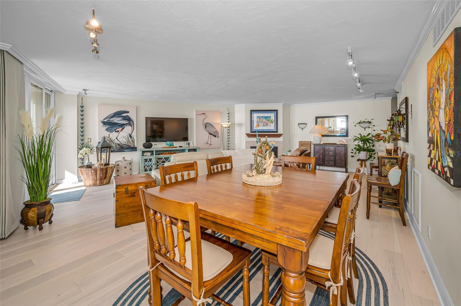 Image 23 of 81 For 1660 Gulf Boulevard 202