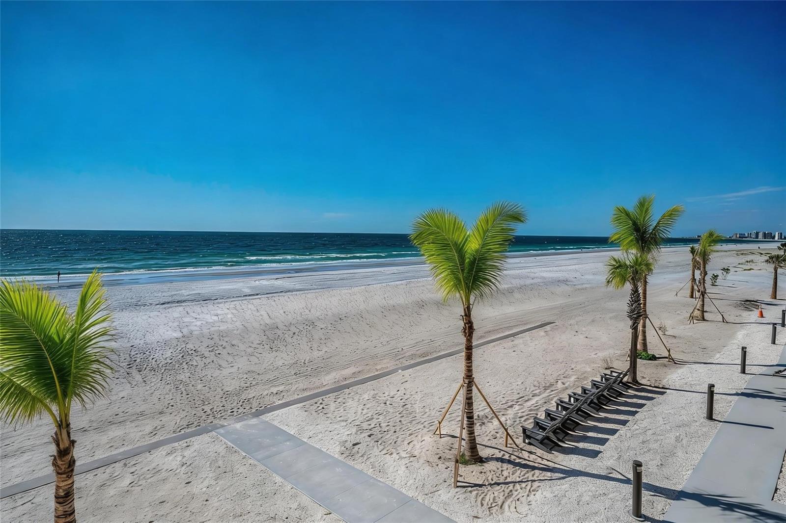 Image 26 of 81 For 1660 Gulf Boulevard 202