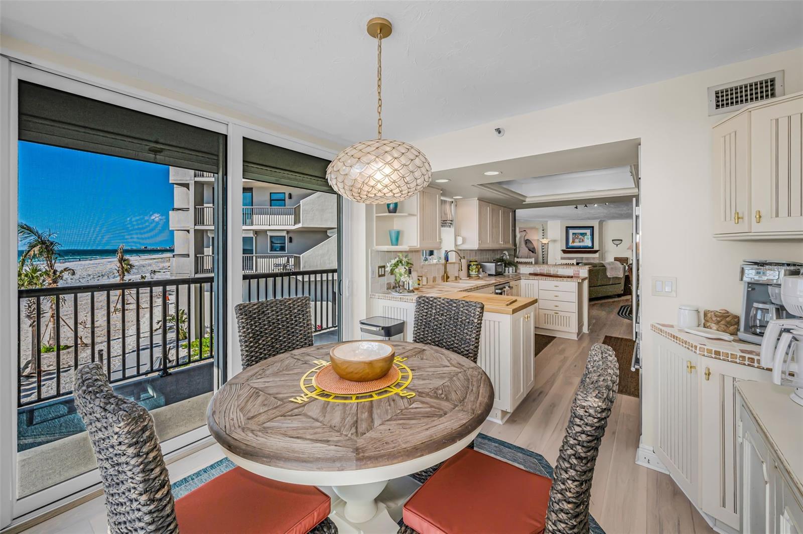 Image 30 of 81 For 1660 Gulf Boulevard 202
