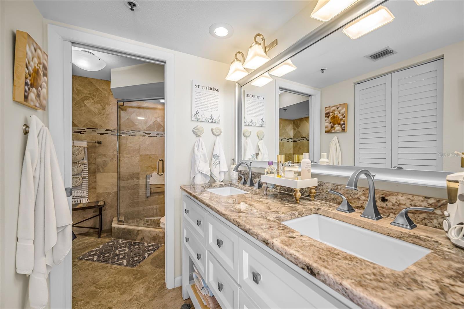 Image 43 of 81 For 1660 Gulf Boulevard 202
