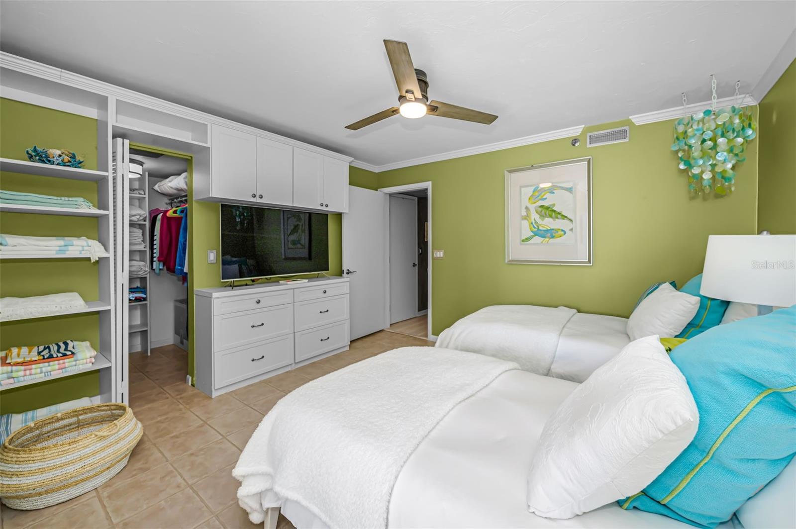 Image 50 of 81 For 1660 Gulf Boulevard 202