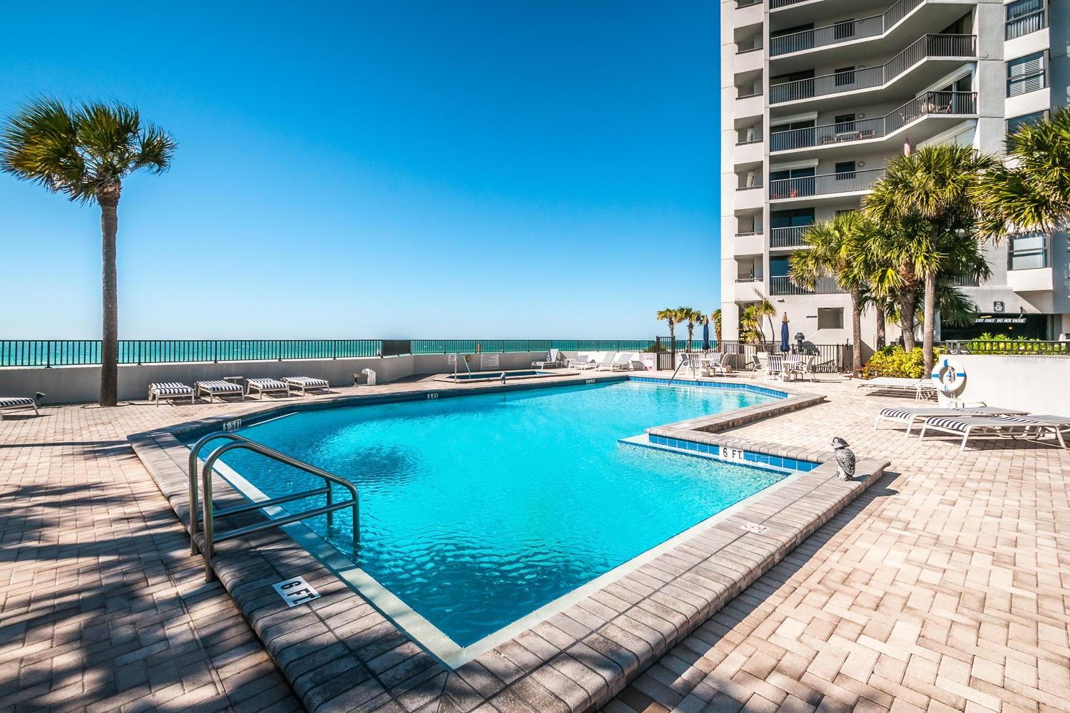 Image 61 of 81 For 1660 Gulf Boulevard 202