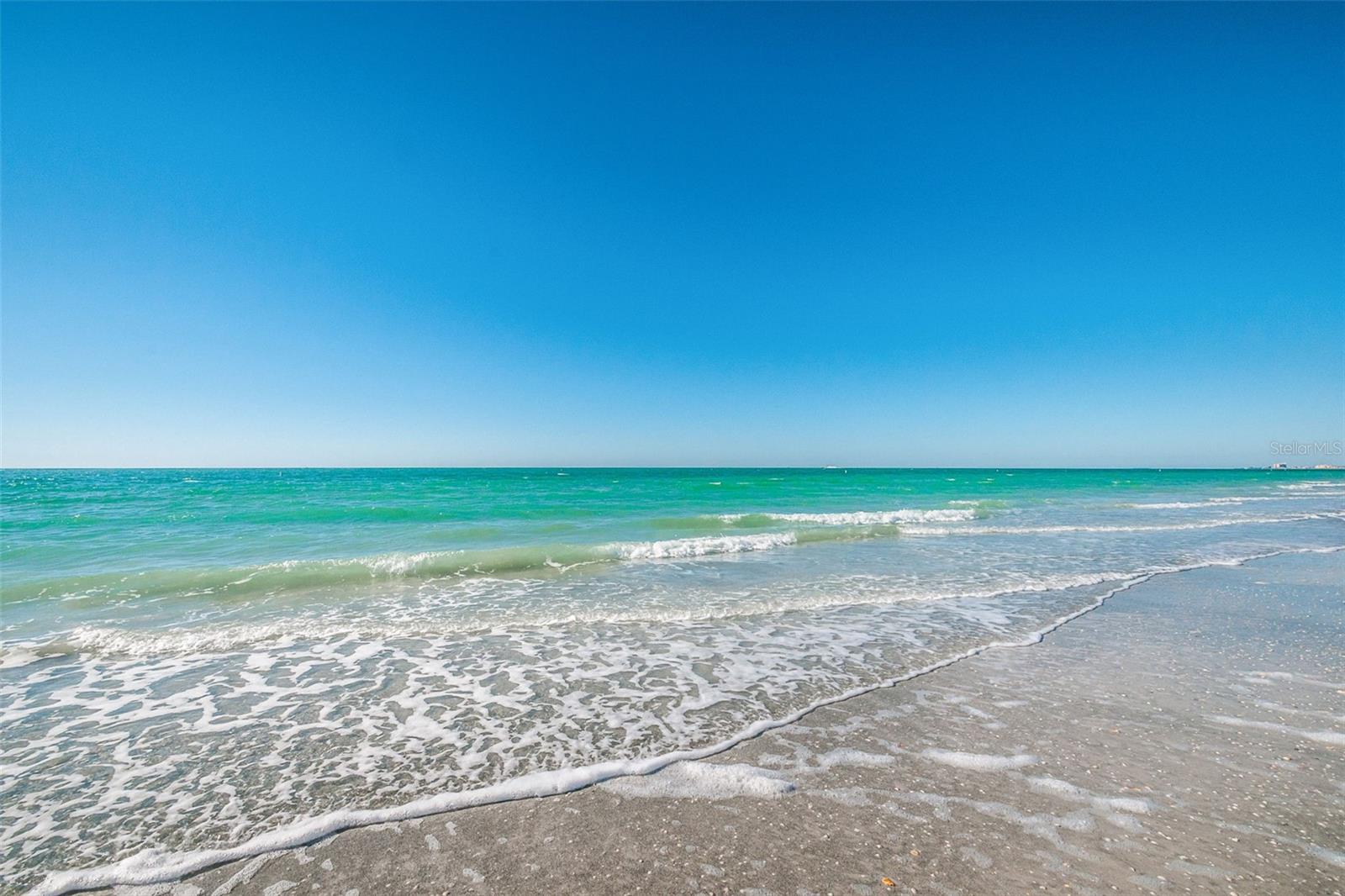 Image 9 of 81 For 1660 Gulf Boulevard 202
