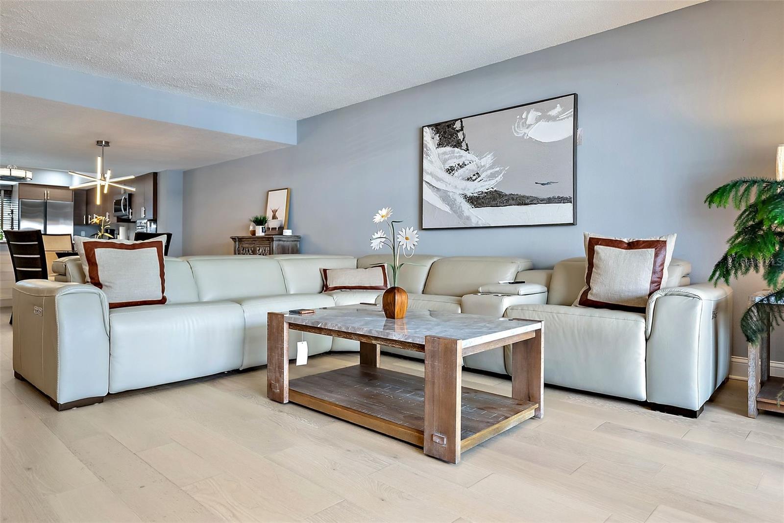 Image 11 of 40 For 637 Pinellas Bayway S 207