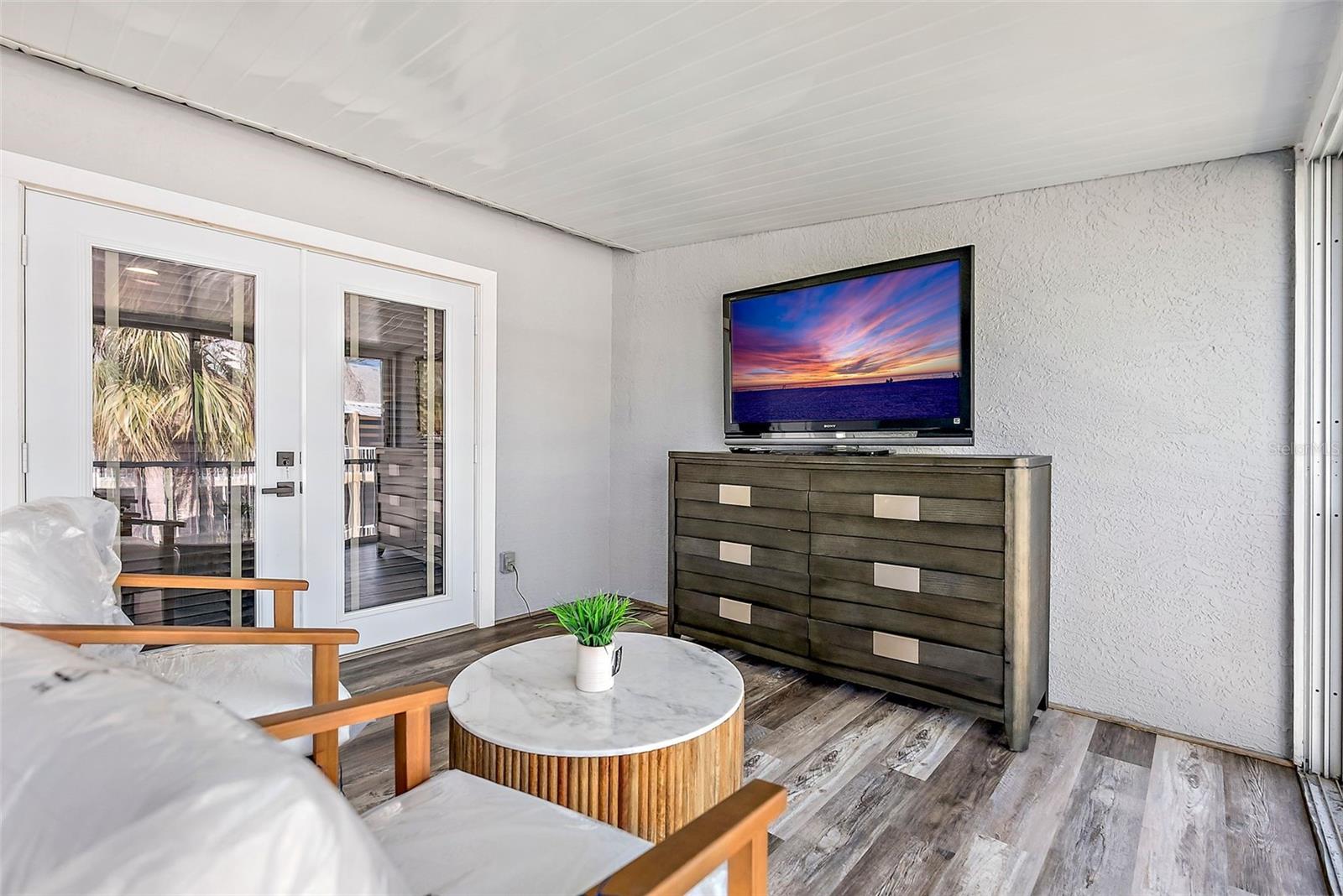 Image 18 of 40 For 637 Pinellas Bayway S 207