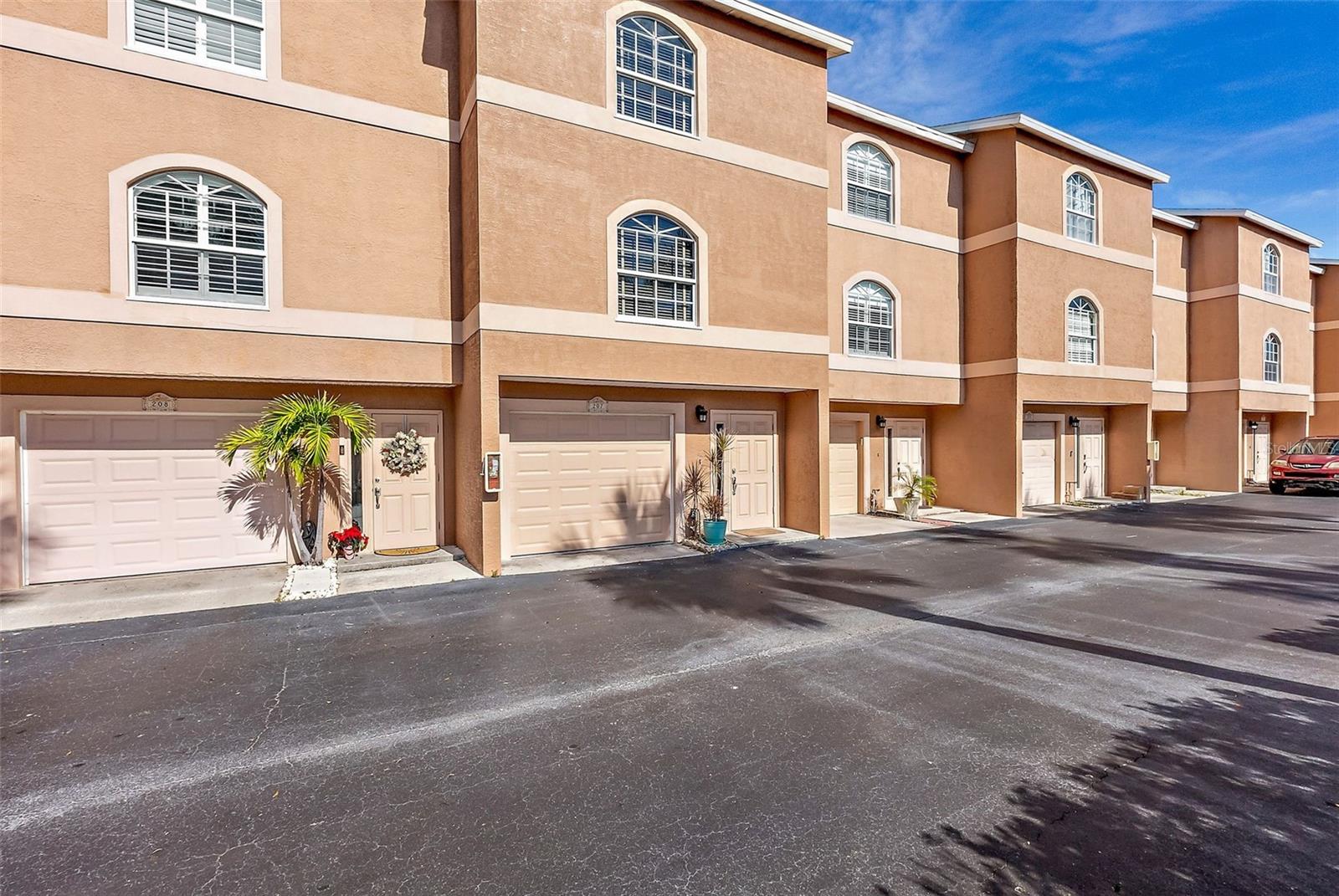 Image 30 of 40 For 637 Pinellas Bayway S 207