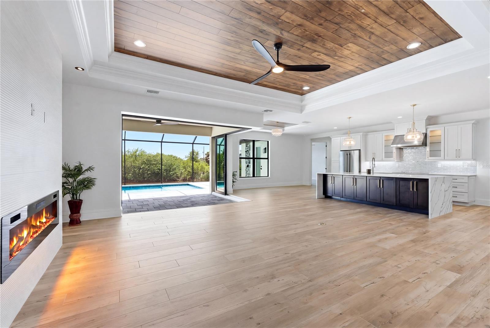 Image 4 of 33 For 14354 Aurella Circle