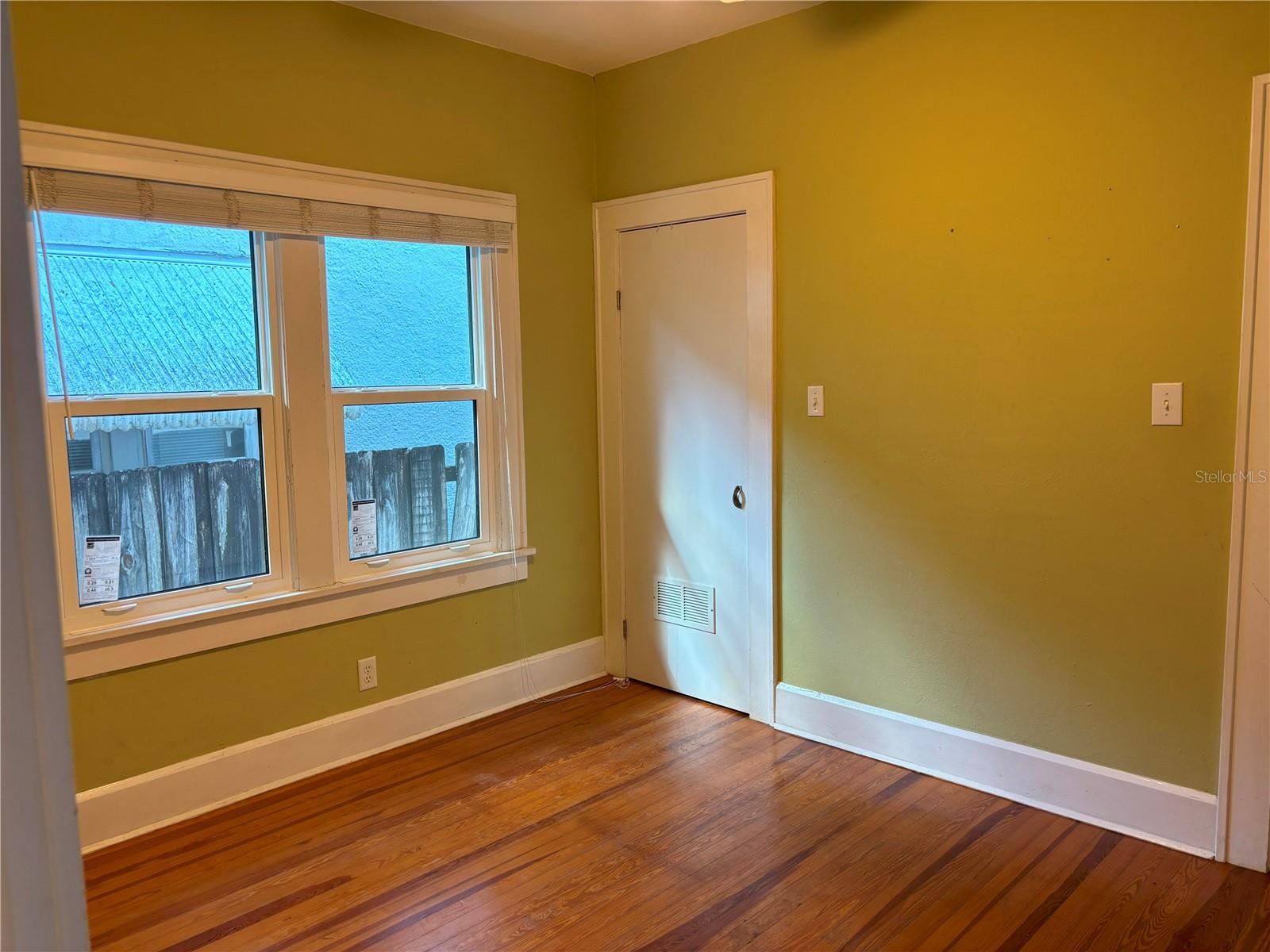 Image 13 of 20 For 1118 23rd Avenue N