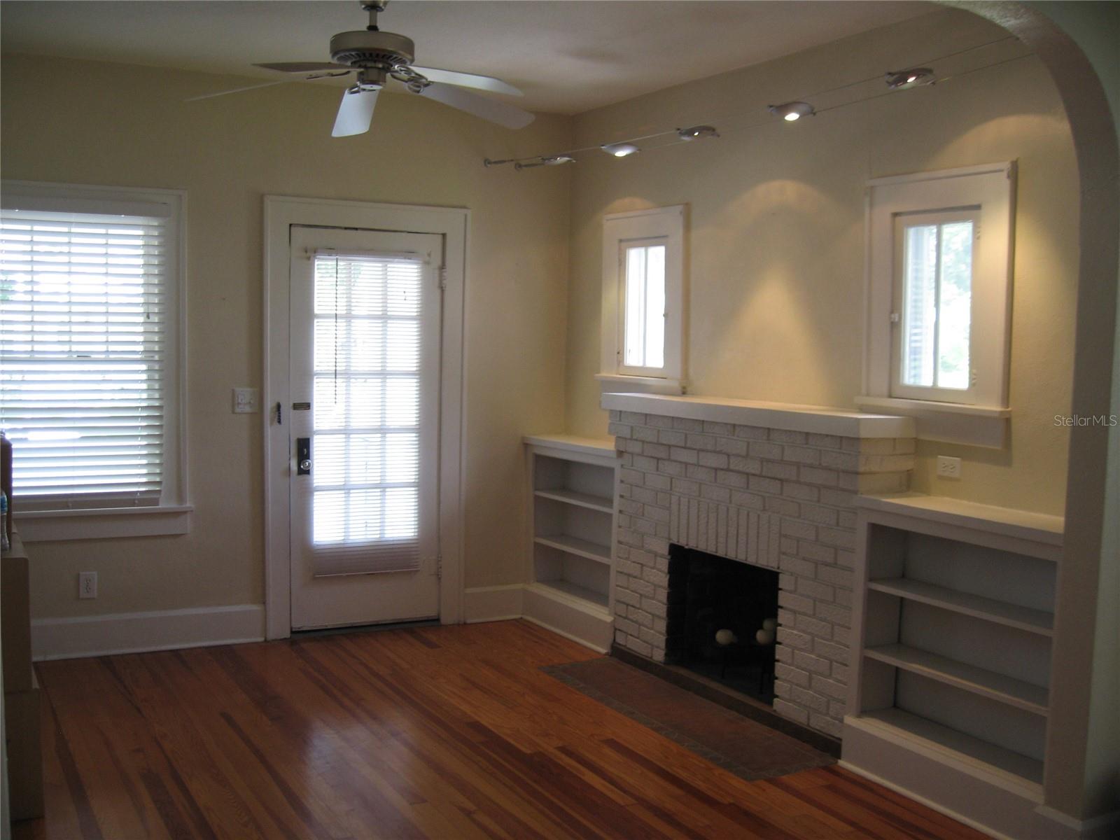Image 4 of 20 For 1118 23rd Avenue N