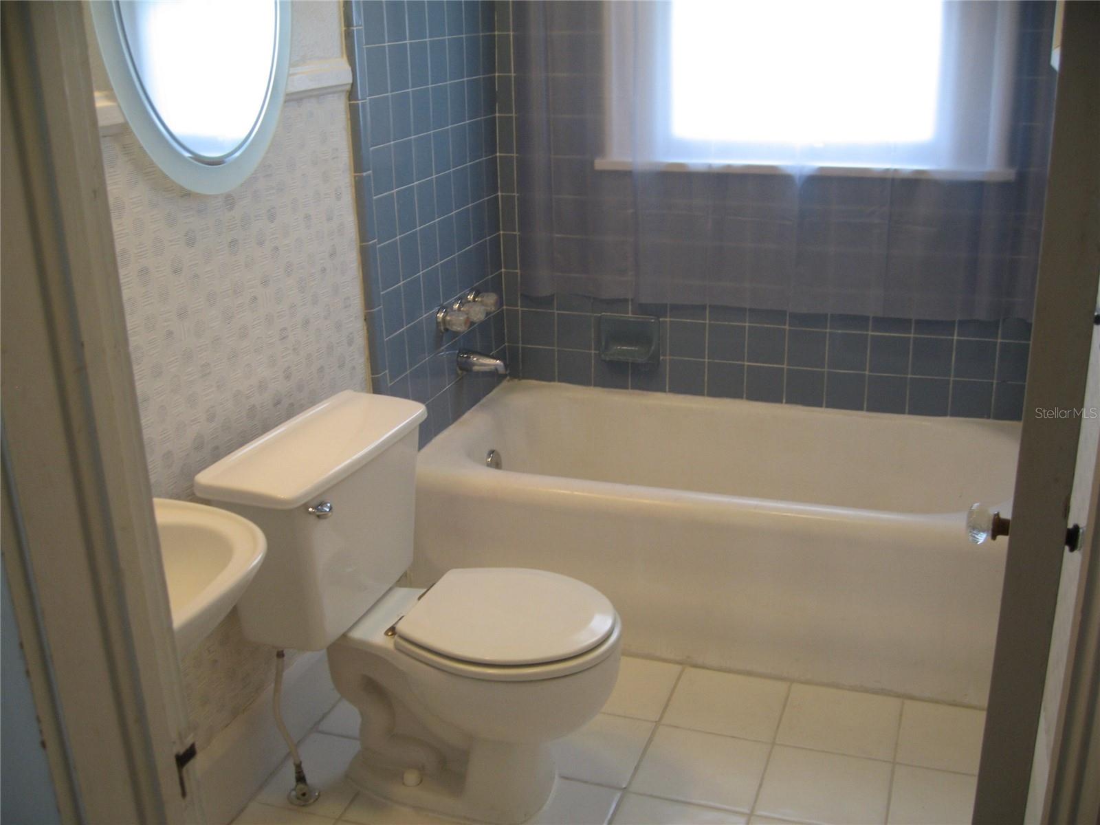 Image 5 of 20 For 1118 23rd Avenue N