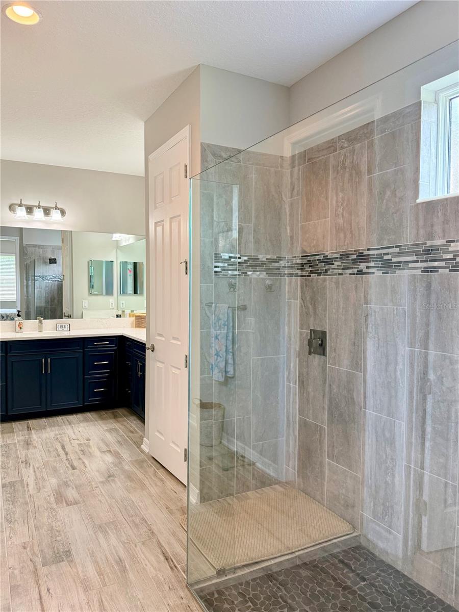 Image 11 of 44 For 14415 20th Street E