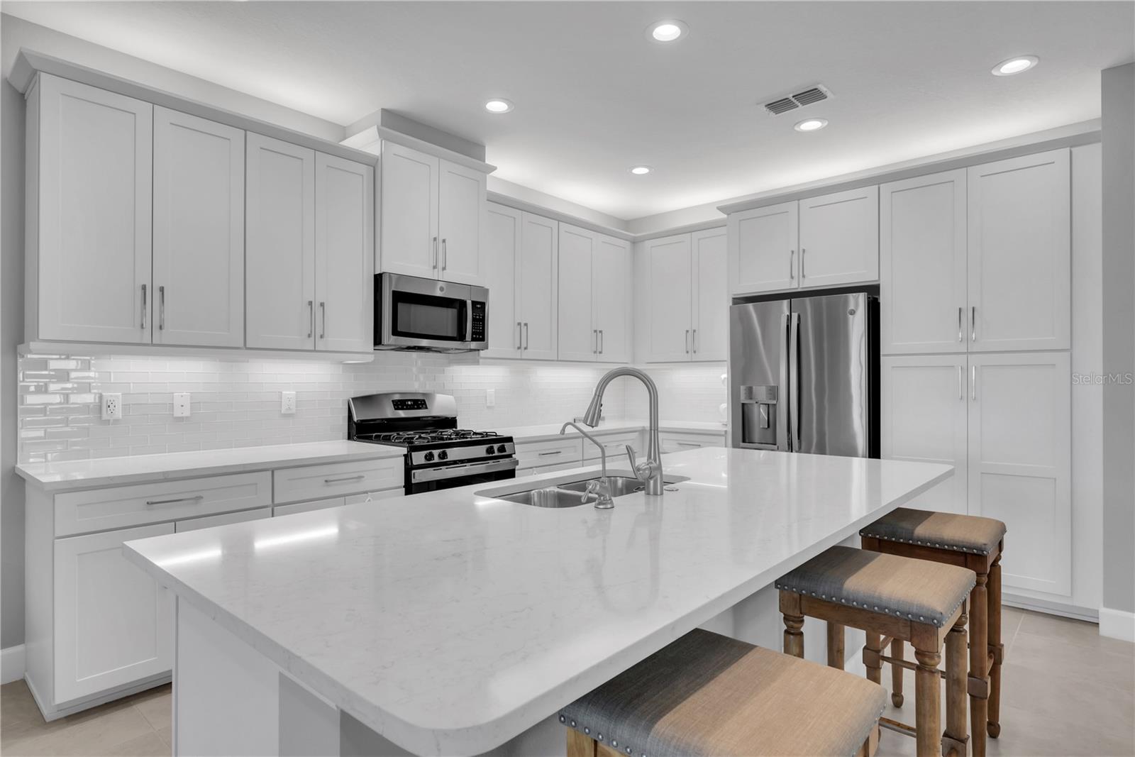 Image 10 of 64 For 4786 Avila Lakes Drive