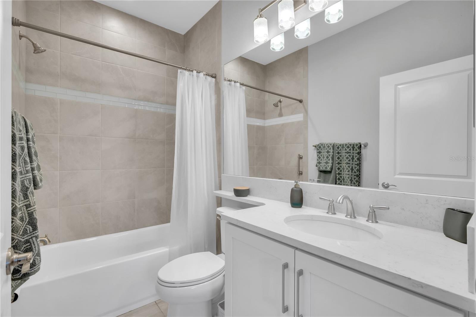 Image 25 of 64 For 4786 Avila Lakes Drive