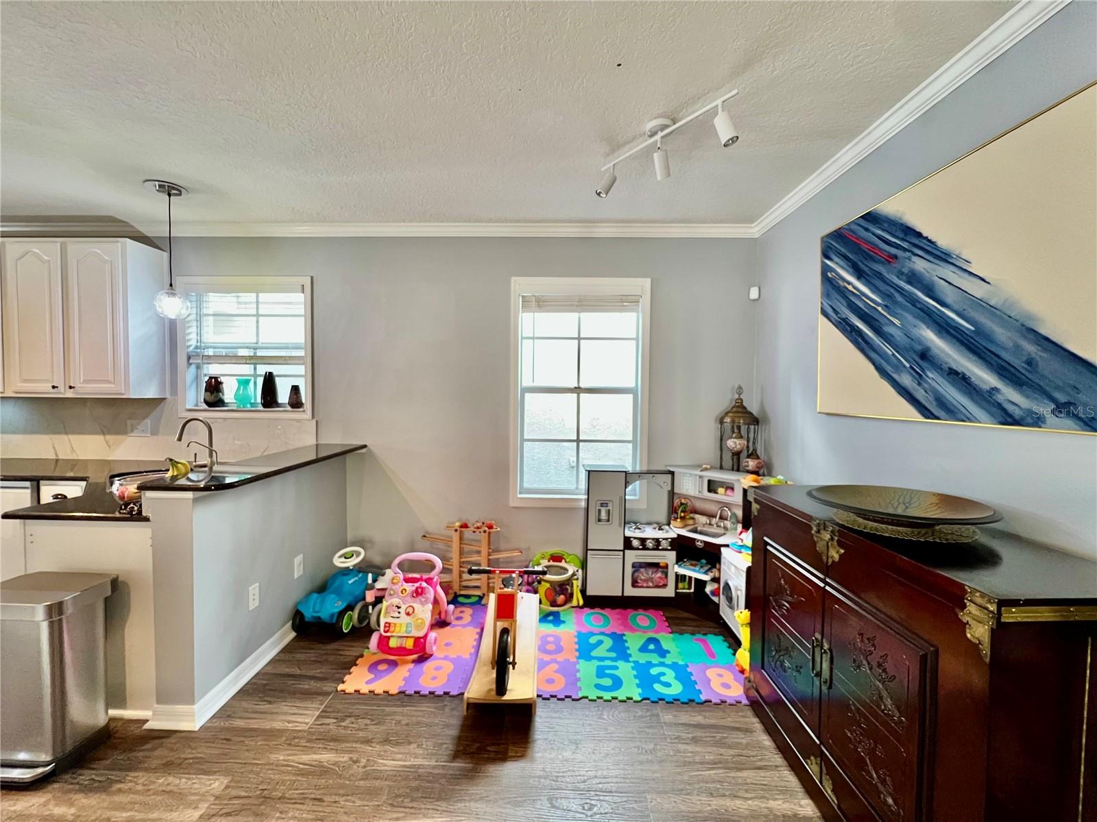 Image 11 of 46 For 16112 Loneoak View Drive