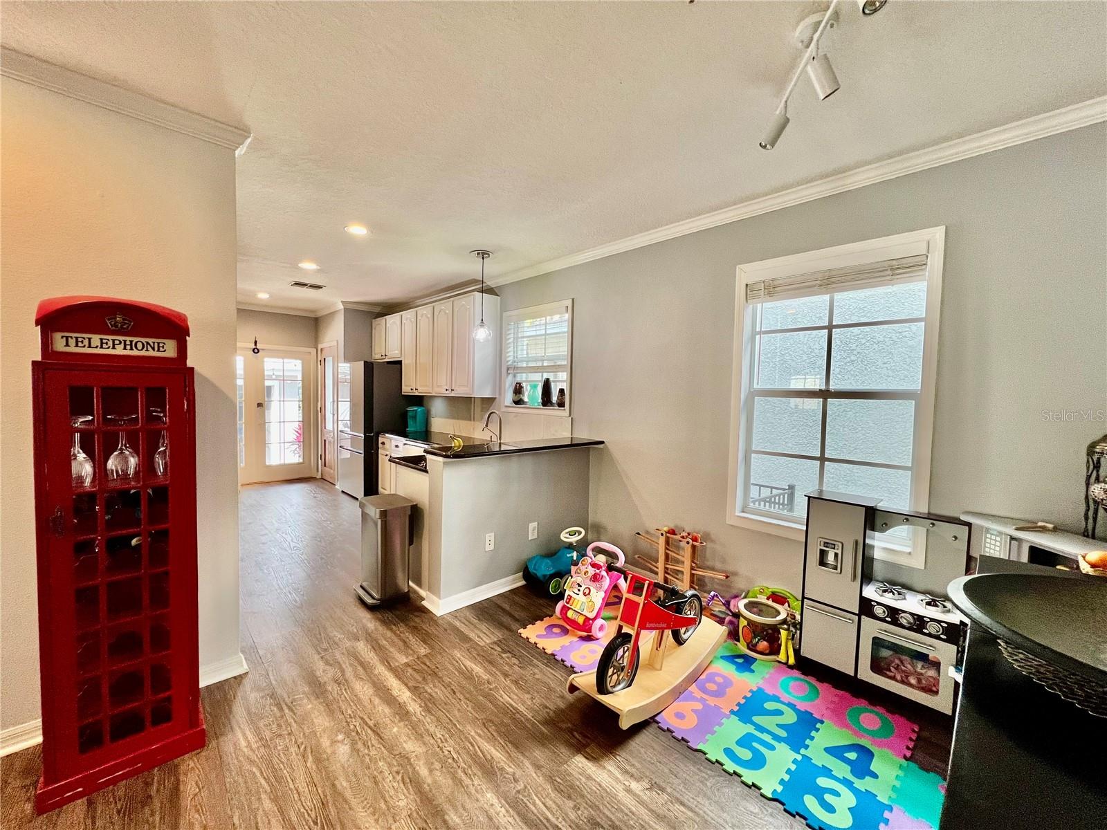 Image 12 of 46 For 16112 Loneoak View Drive