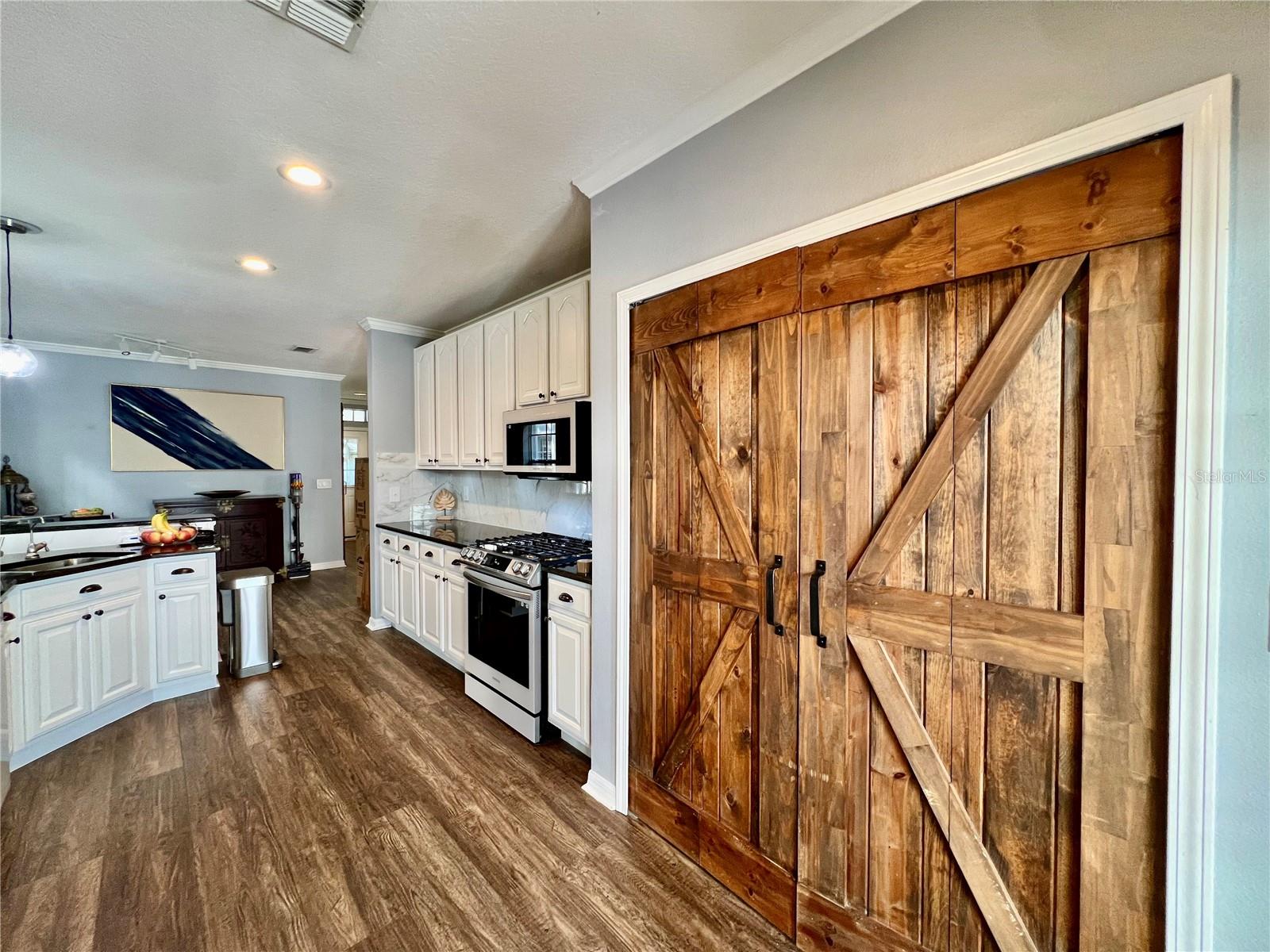 Image 17 of 46 For 16112 Loneoak View Drive