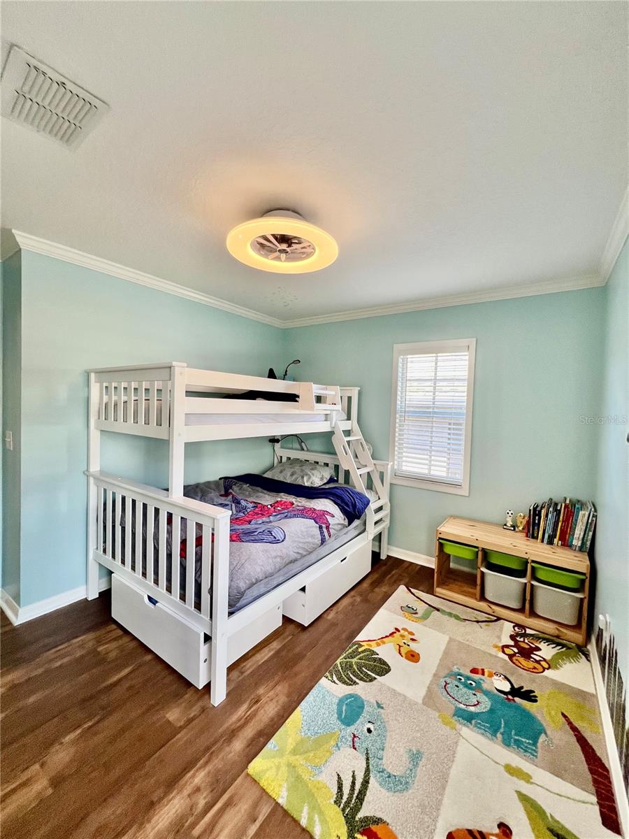 Image 33 of 46 For 16112 Loneoak View Drive
