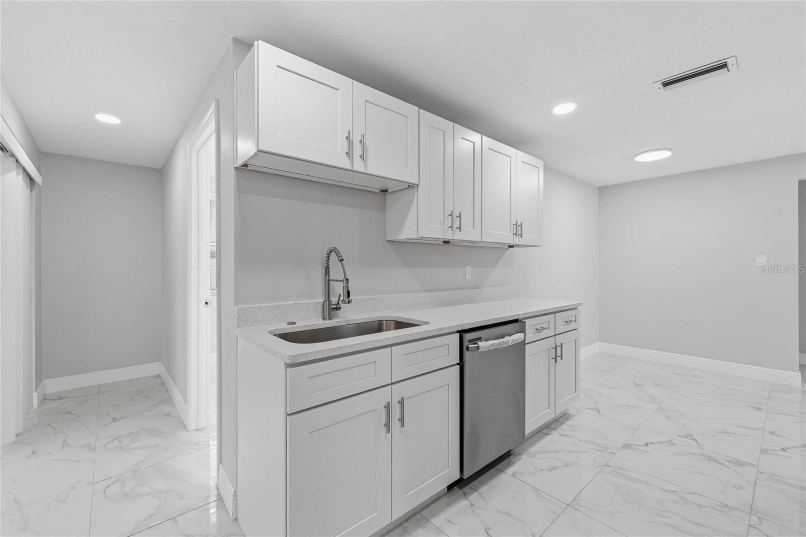 Image 17 of 40 For 7526 Pineapple Lane