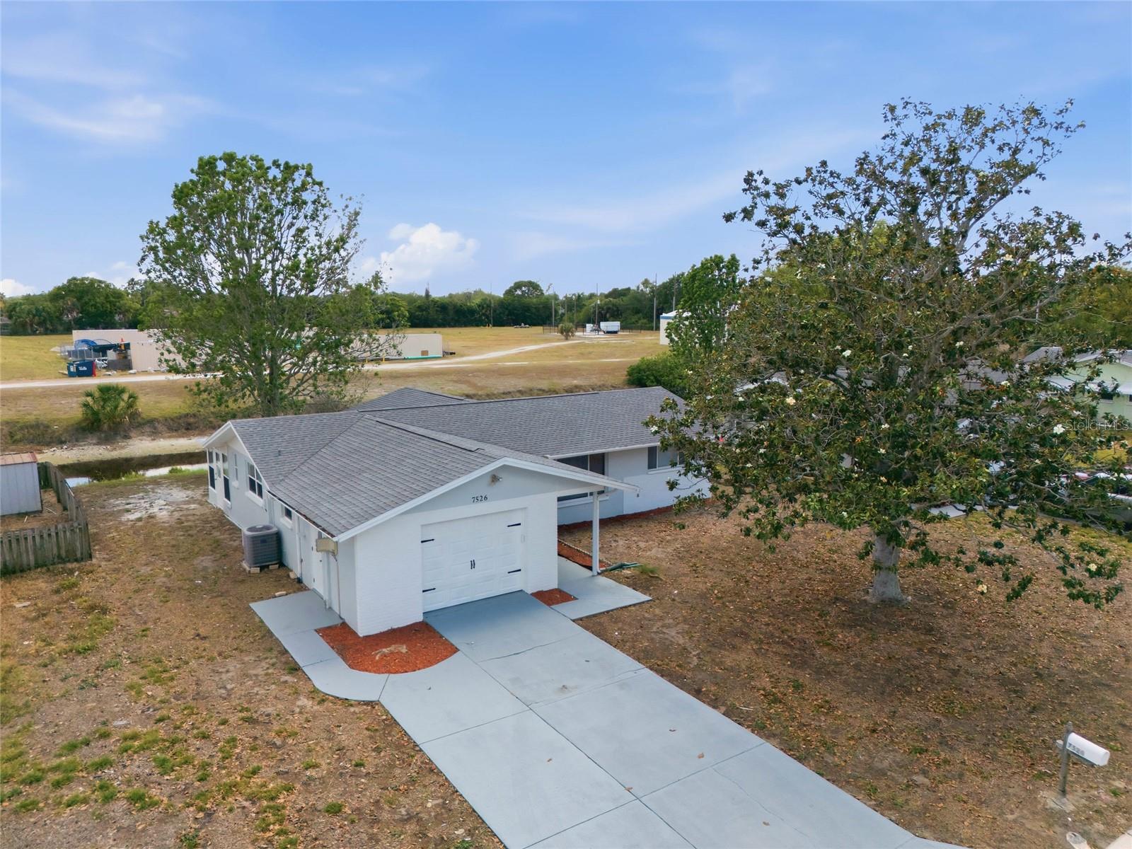Image 33 of 40 For 7526 Pineapple Lane