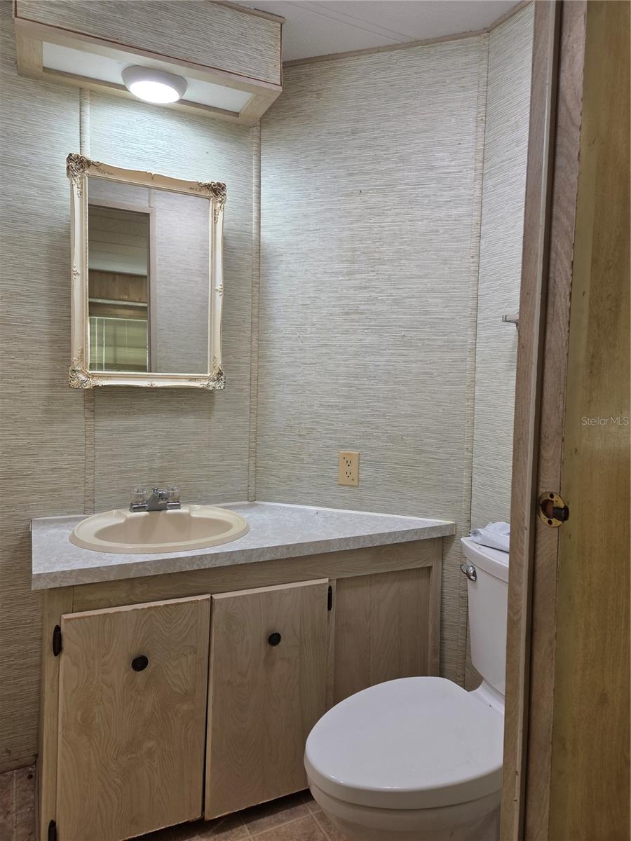 Image 7 of 13 For 8828 Kanawha Road