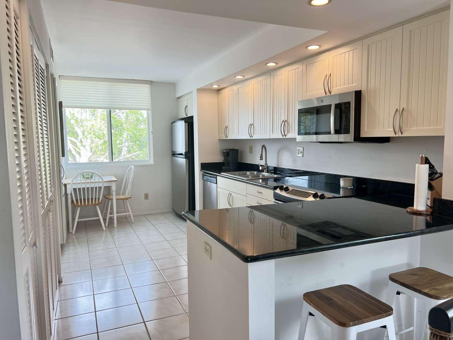 Image 3 of 24 For 843 Bayport Way 843