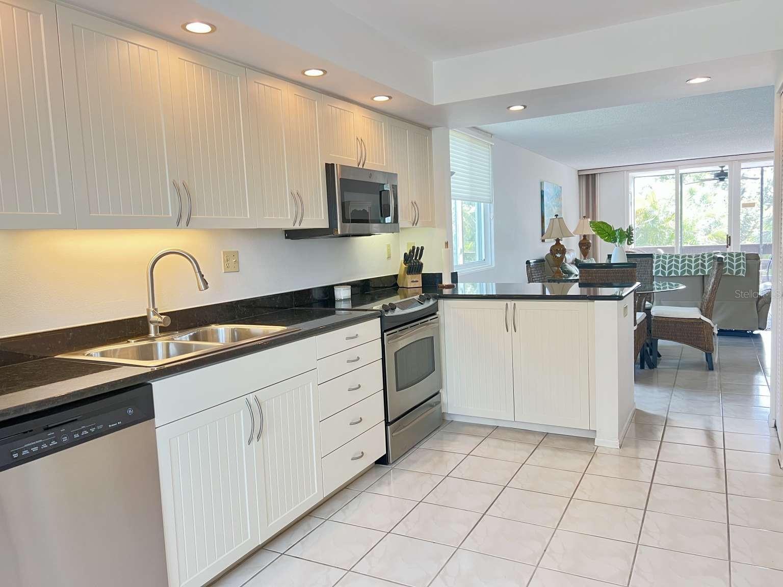 Image 4 of 24 For 843 Bayport Way 843