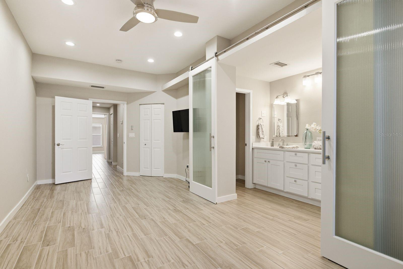 Image 22 of 42 For 4811 Bayshore Boulevard 303