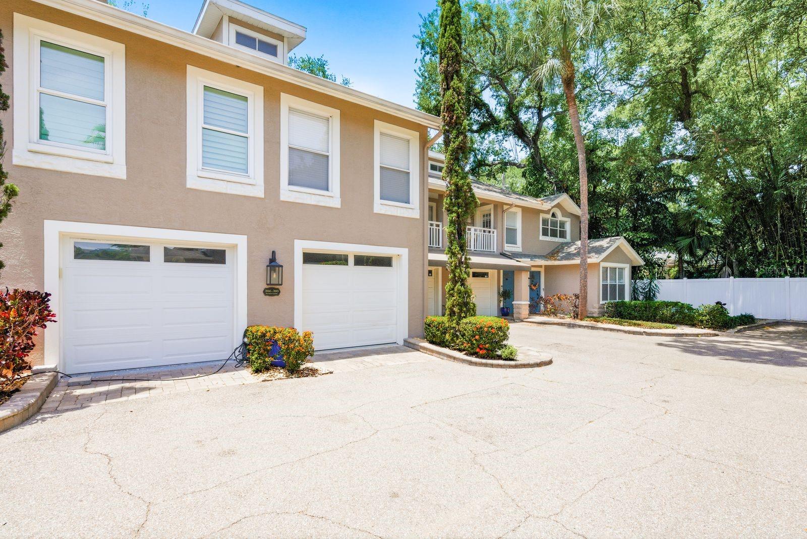 Image 3 of 42 For 4811 Bayshore Boulevard 303
