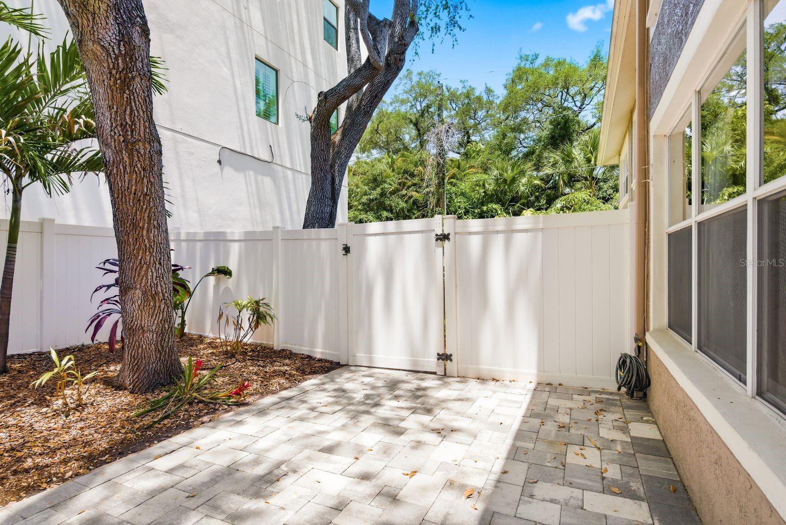 Image 31 of 42 For 4811 Bayshore Boulevard 303