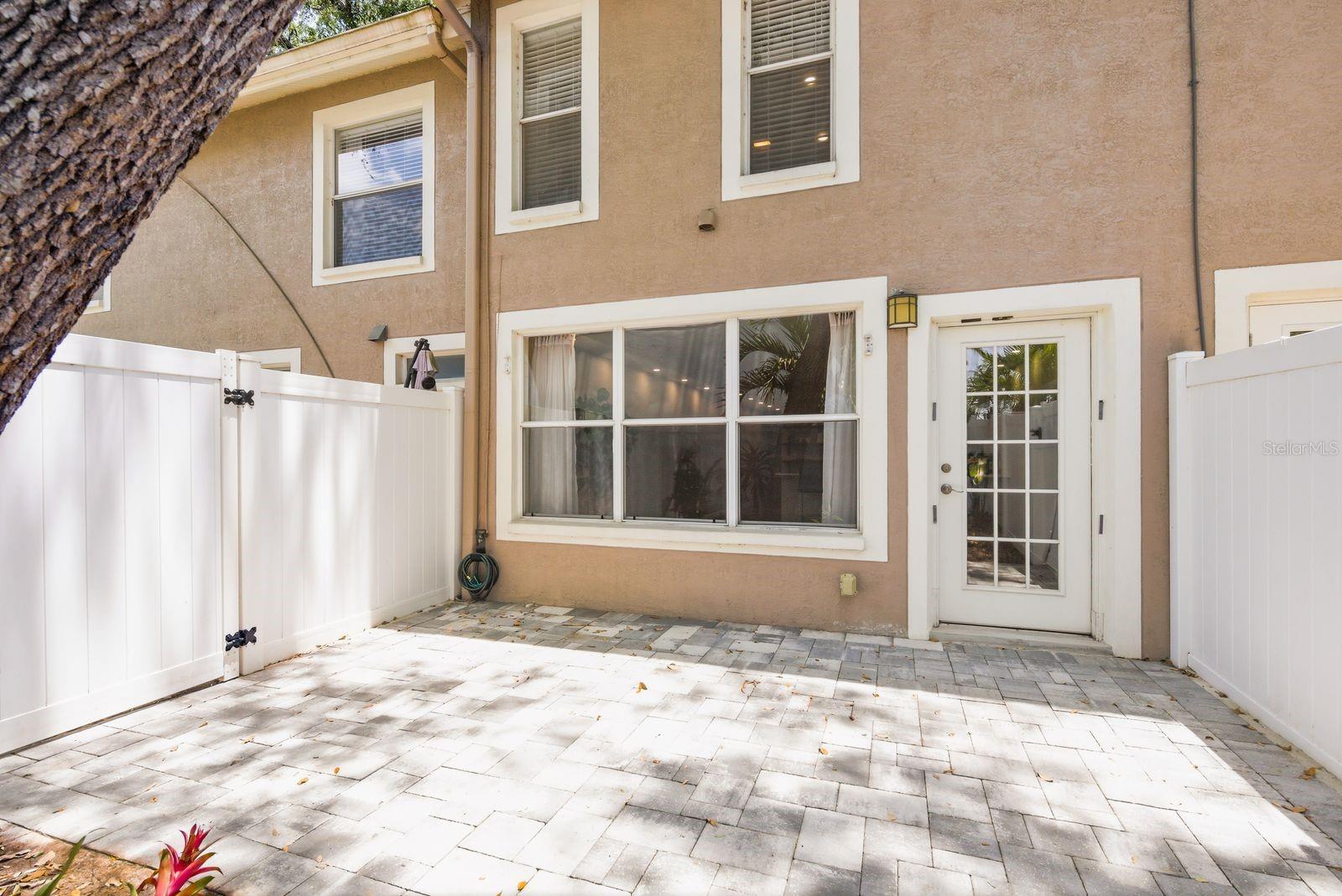 Image 33 of 42 For 4811 Bayshore Boulevard 303