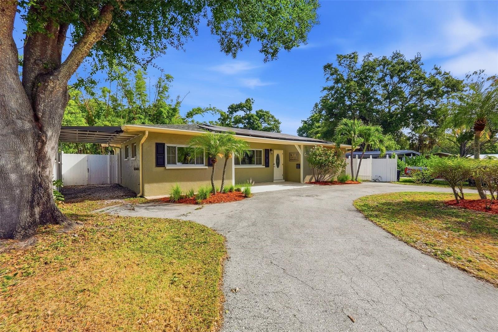 Details for 5654 Kiwanis Place Ne, ST PETERSBURG, FL 33703