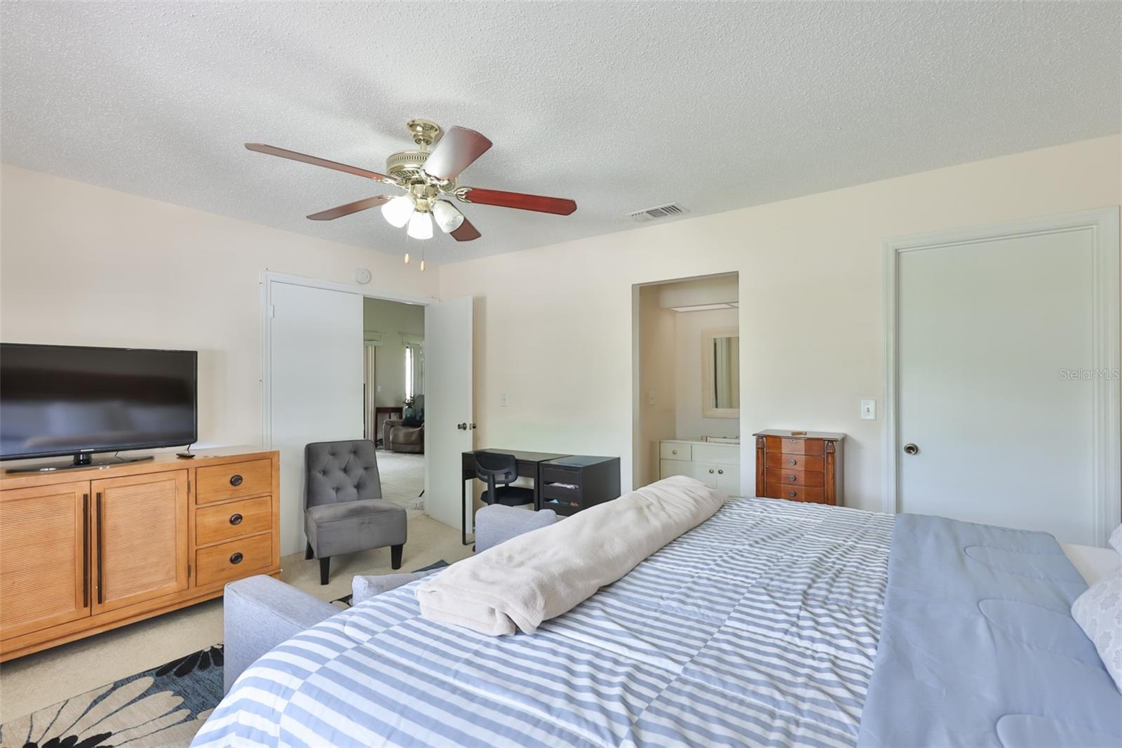 Image 16 of 52 For 1741 Atrium Drive