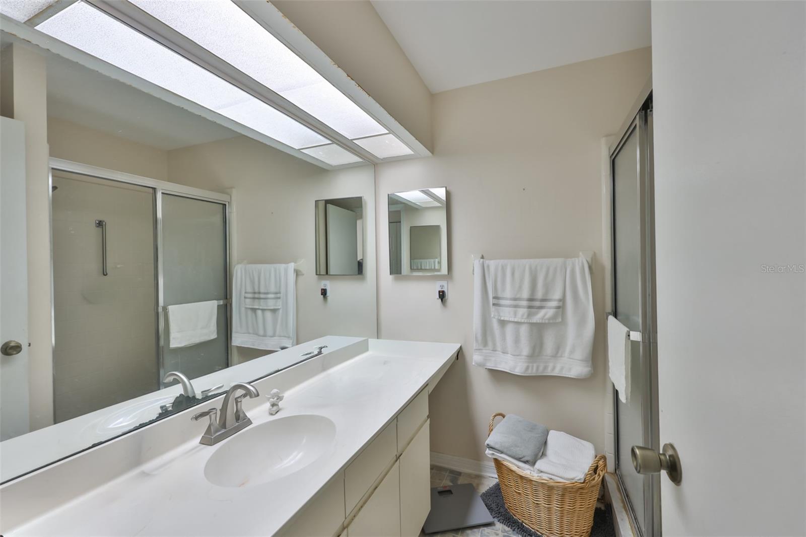 Image 17 of 52 For 1741 Atrium Drive