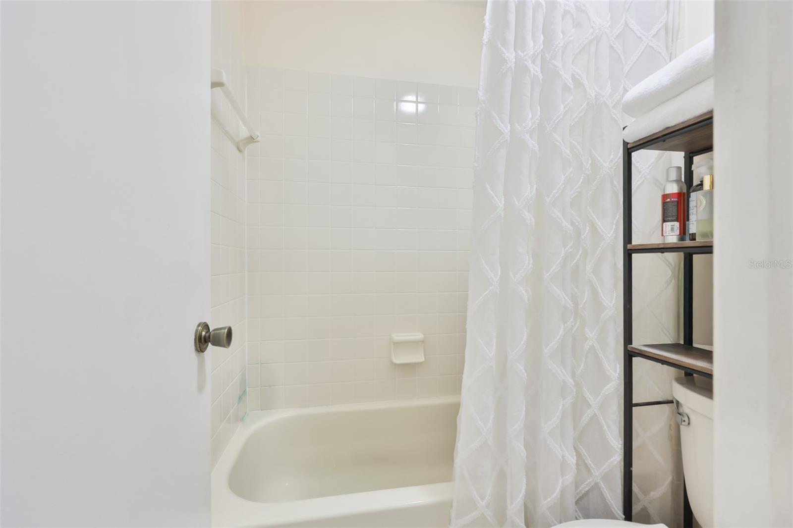 Image 19 of 52 For 1741 Atrium Drive