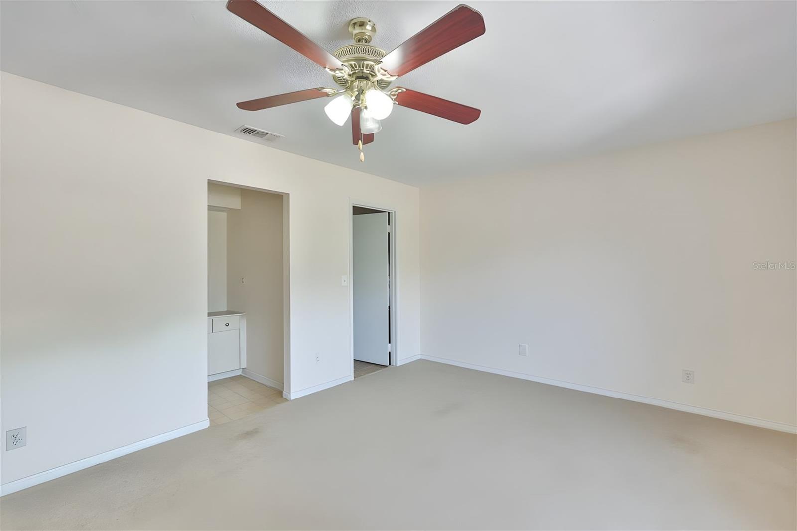 Image 24 of 52 For 1741 Atrium Drive
