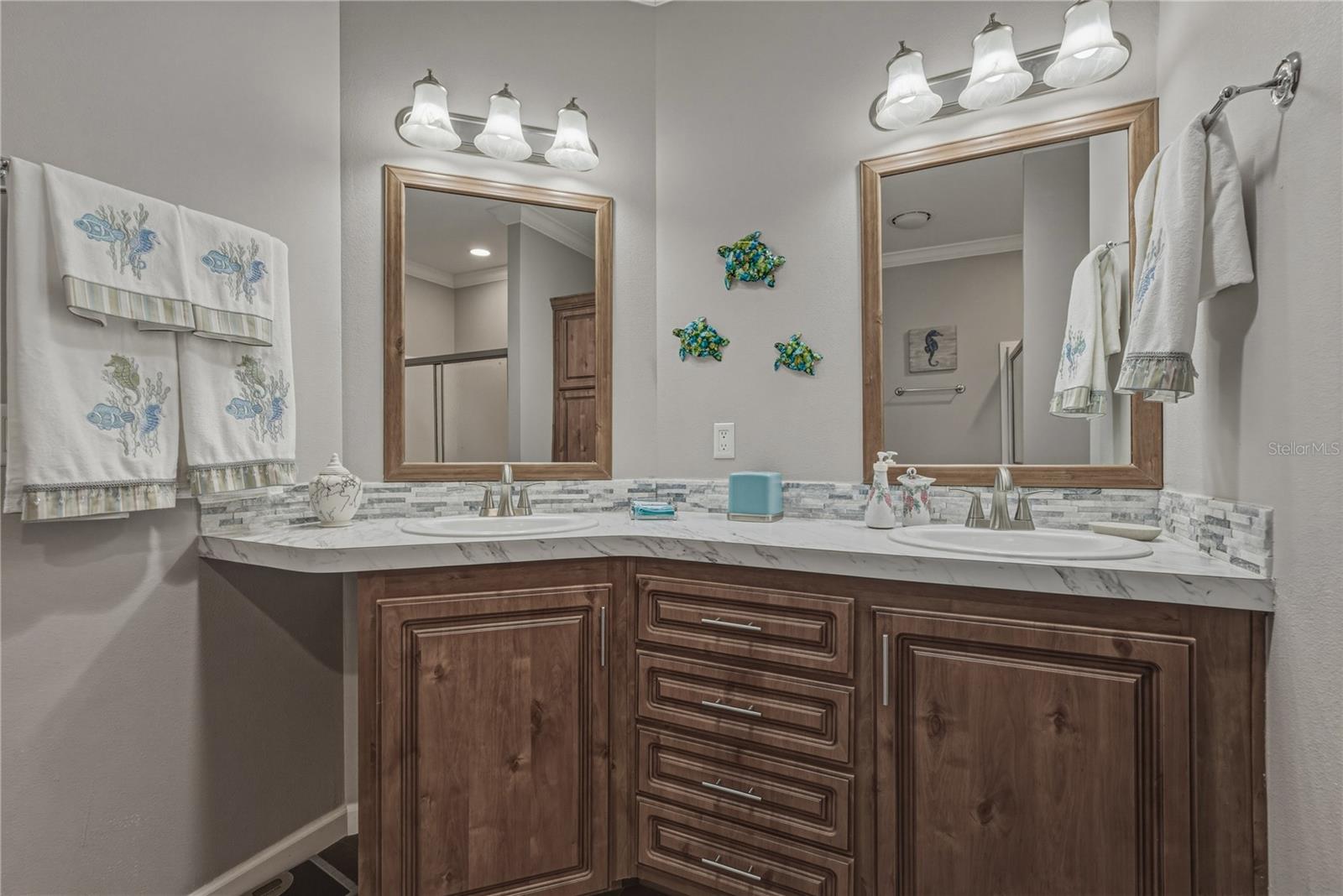 Image 32 of 45 For 37220 Neukom Avenue
