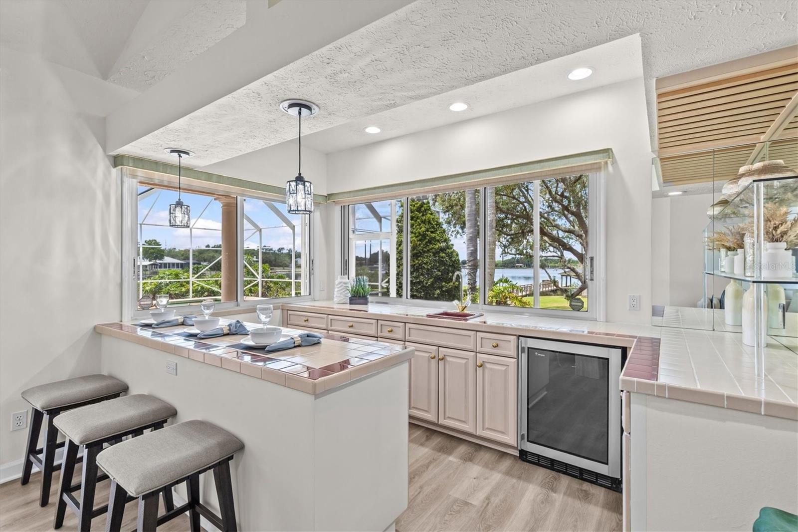 Image 18 of 68 For 948 Riverside Ridge Road