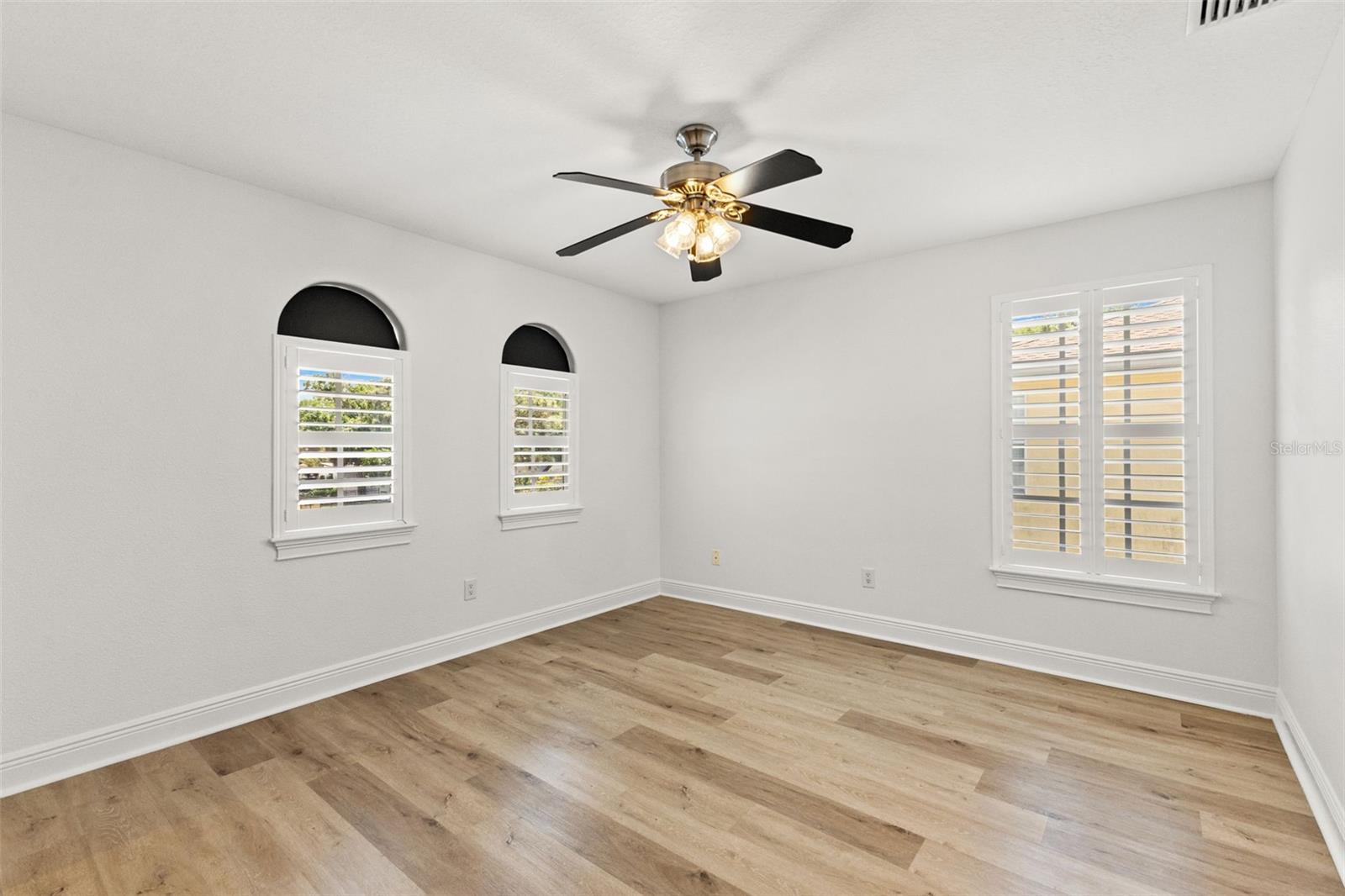 Image 24 of 51 For 4113 Knights Avenue