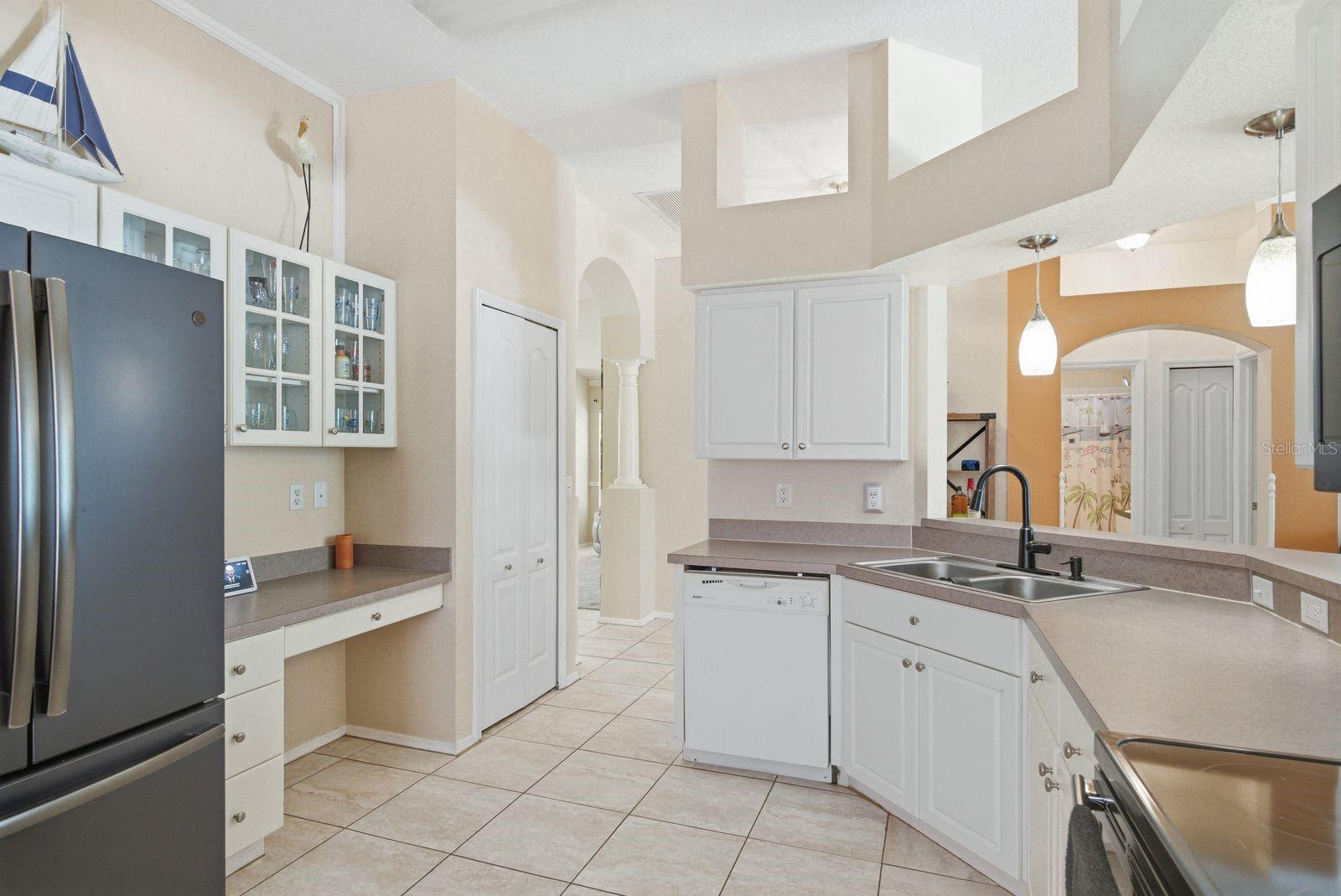 Image 6 of 37 For 420 Cypress View Drive