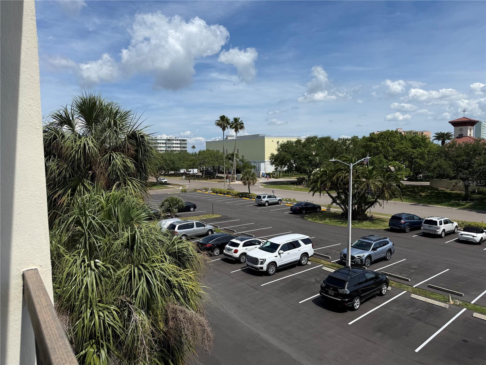 Image 20 of 31 For 255 Dolphin Point 305