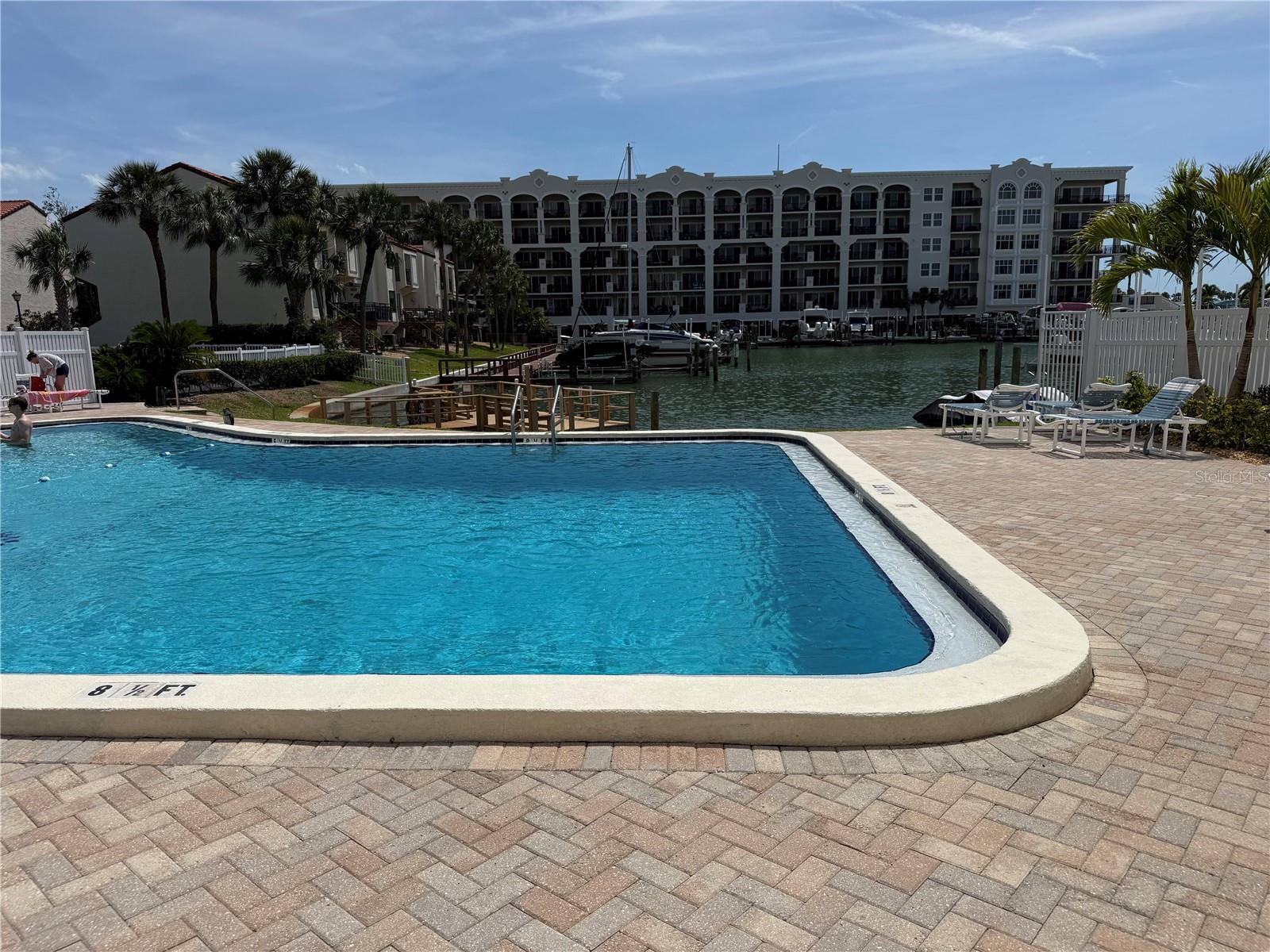 Image 28 of 31 For 255 Dolphin Point 305