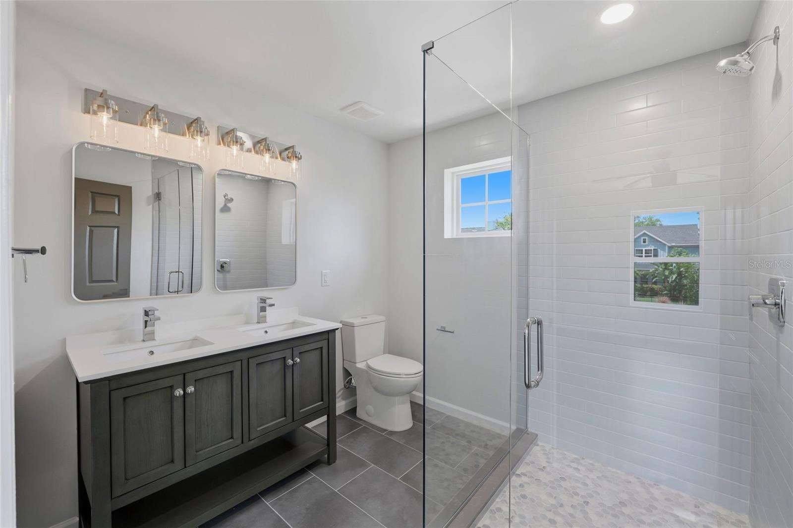 Listing photo id 18 for 3030 5th Street N