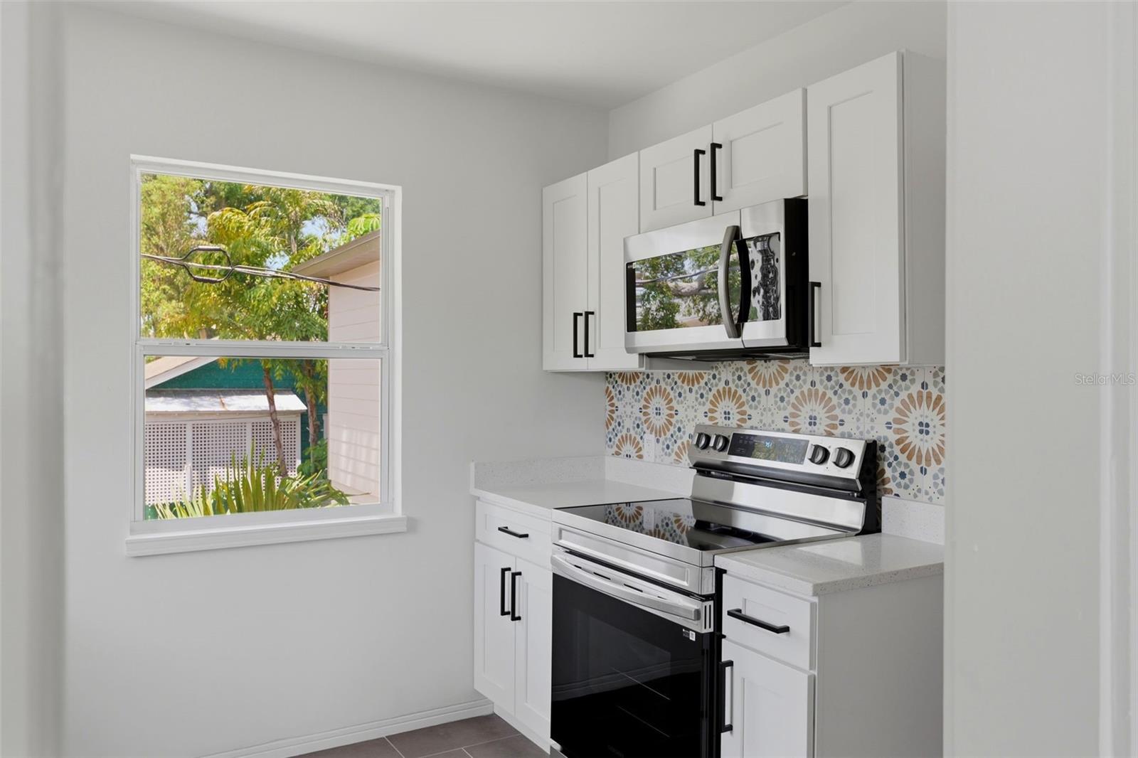 Listing photo id 27 for 3030 5th Street N