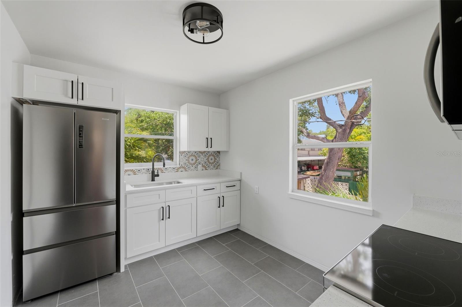 Listing photo id 30 for 3030 5th Street N