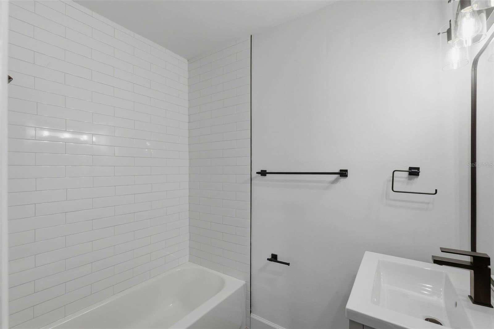Listing photo id 32 for 3030 5th Street N