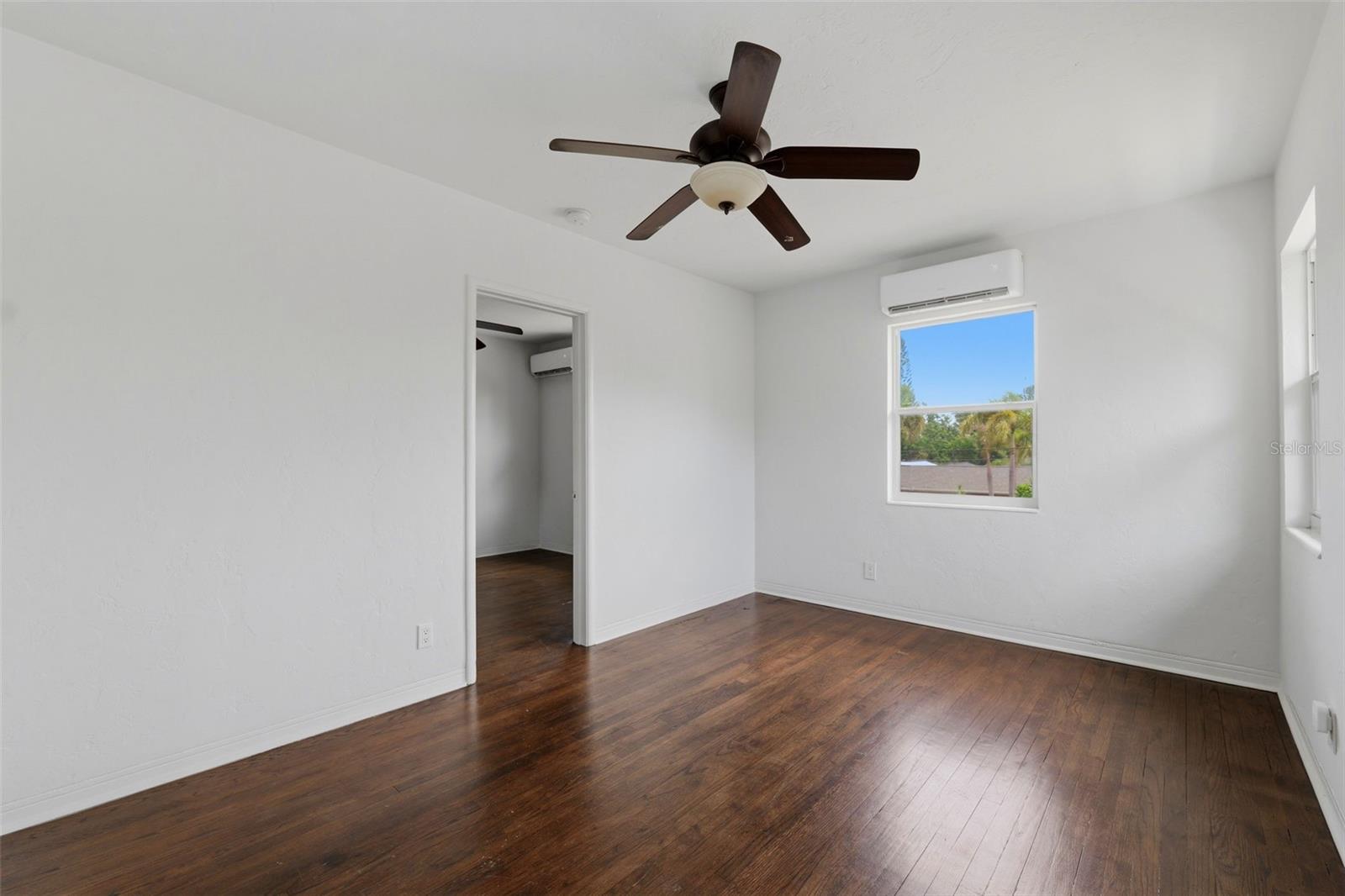 Listing photo id 34 for 3030 5th Street N
