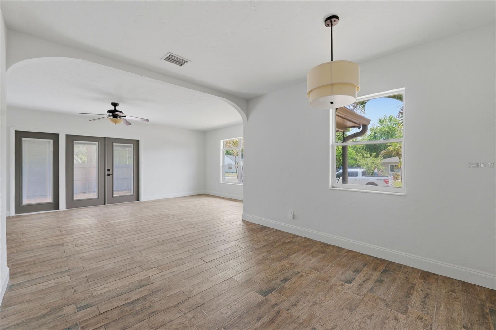 Listing photo id 45 for 3030 5th Street N