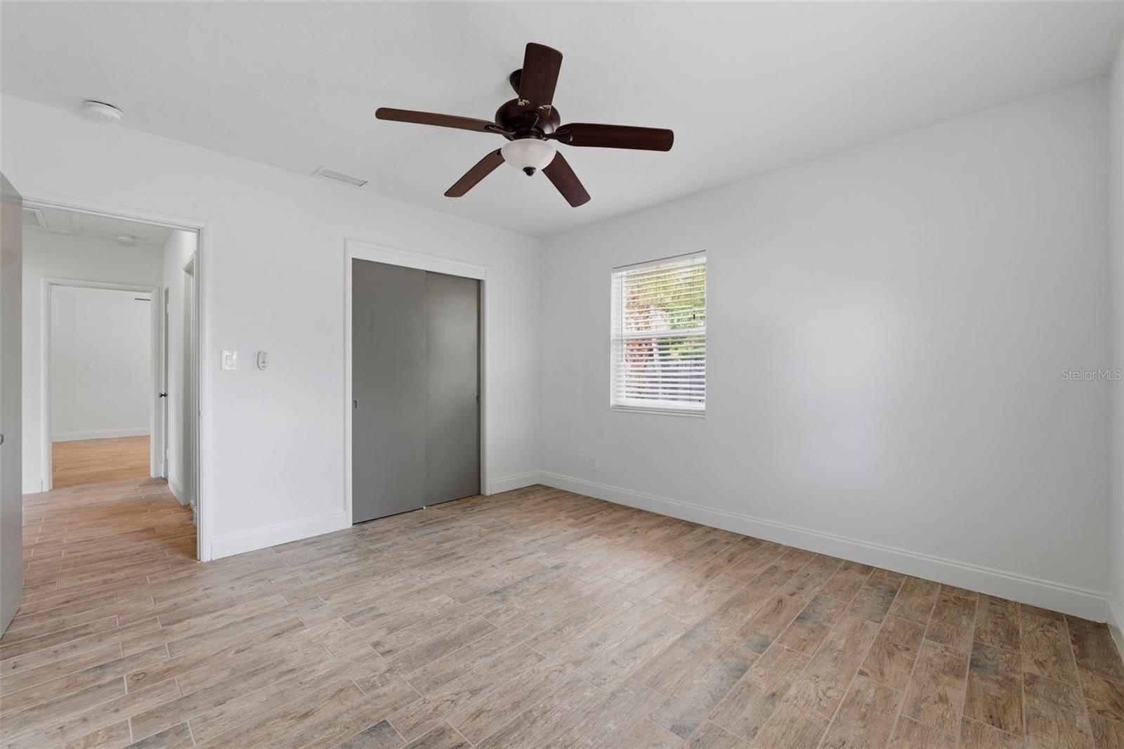 Listing photo id 52 for 3030 5th Street N