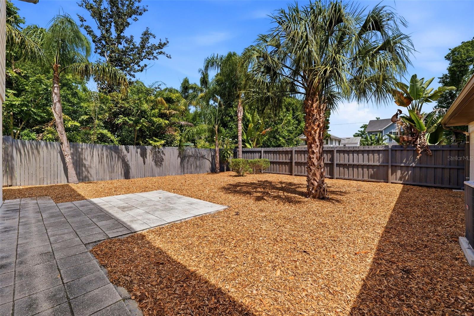 Listing photo id 65 for 3030 5th Street N
