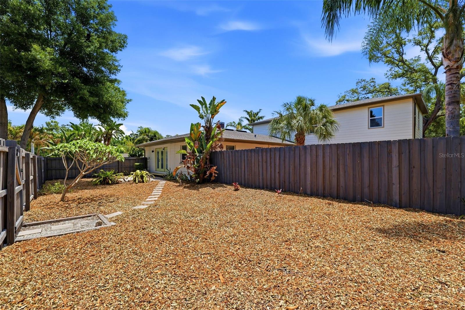 Listing photo id 70 for 3030 5th Street N